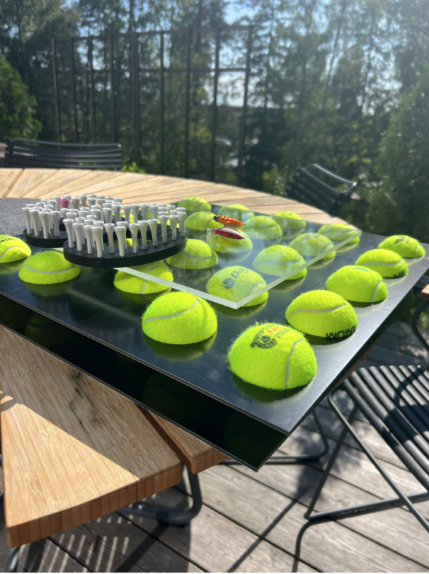 Kierrätetyt materiaalit osana sporttista teemaa sekä kiertotalouden edistämistä Käpylä 87 toimistokohteessa.